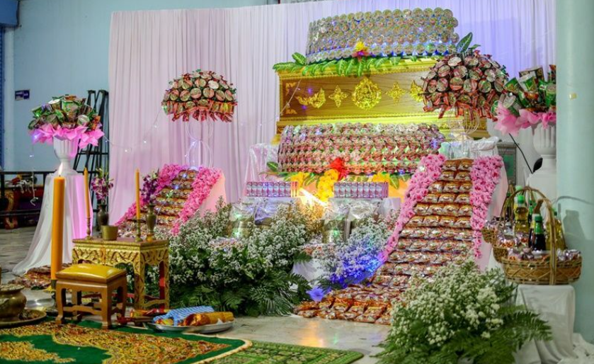 Mi Instan Gantikan Karangan Bunga dalam Prosesi Pemakaman di Thailand